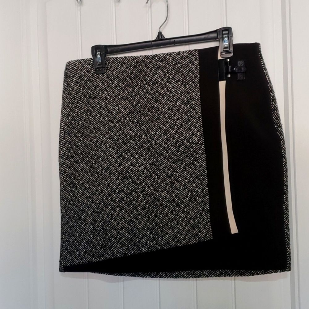White House Black Market mini skirt Size 12P